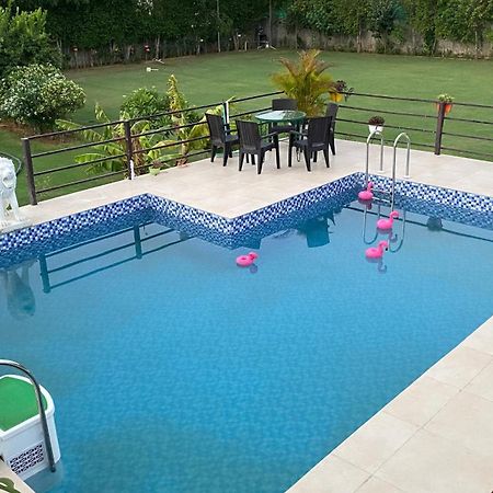 גורגאון The Singh Farm Cosy Private Pool Farm Villa מראה חיצוני תמונה