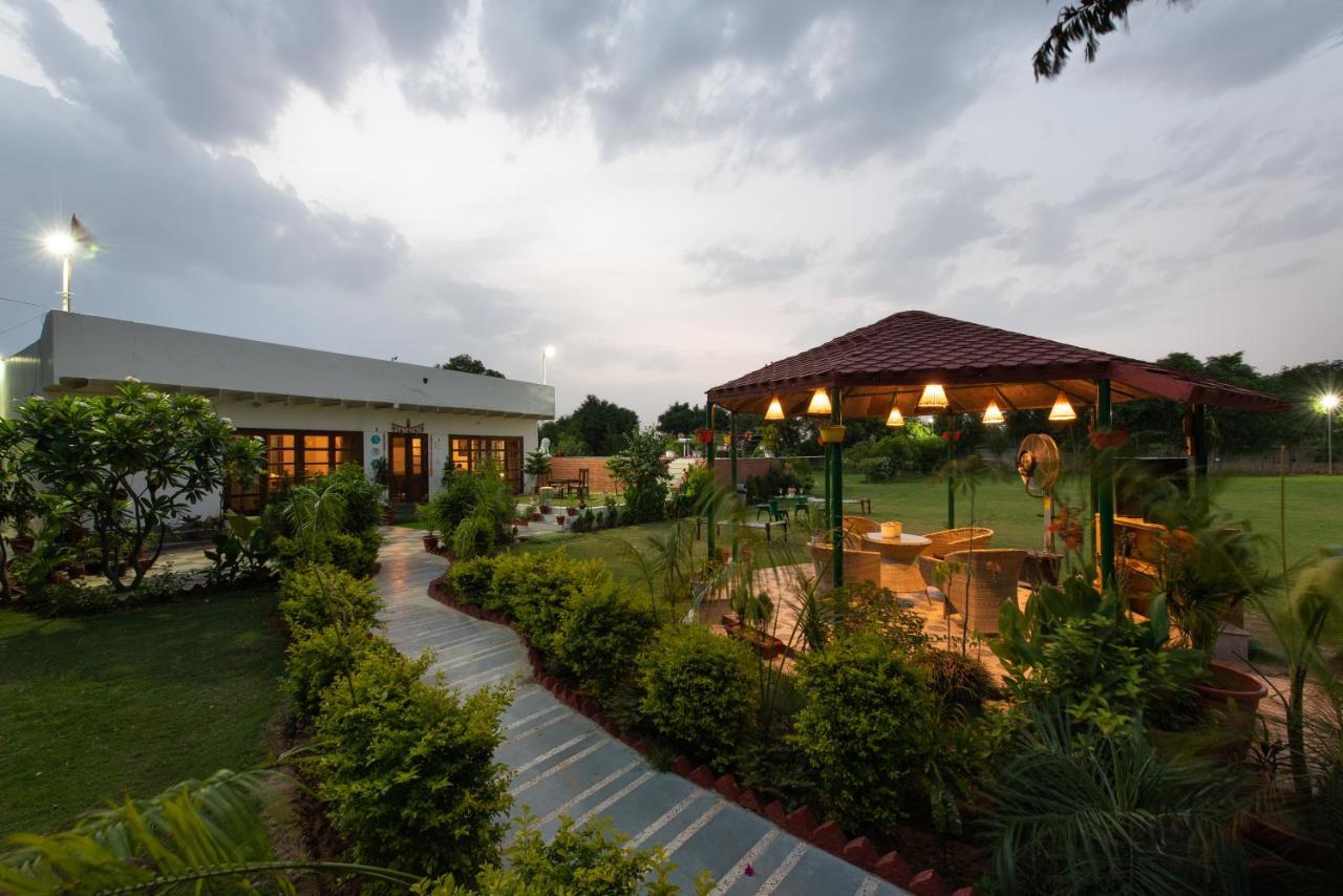 גורגאון The Singh Farm Cosy Private Pool Farm Villa מראה חיצוני תמונה