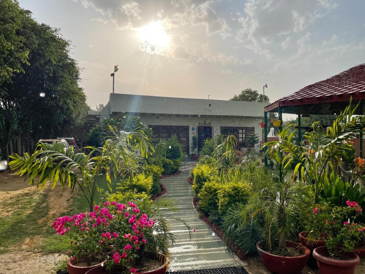 גורגאון The Singh Farm Cosy Private Pool Farm Villa מראה חיצוני תמונה